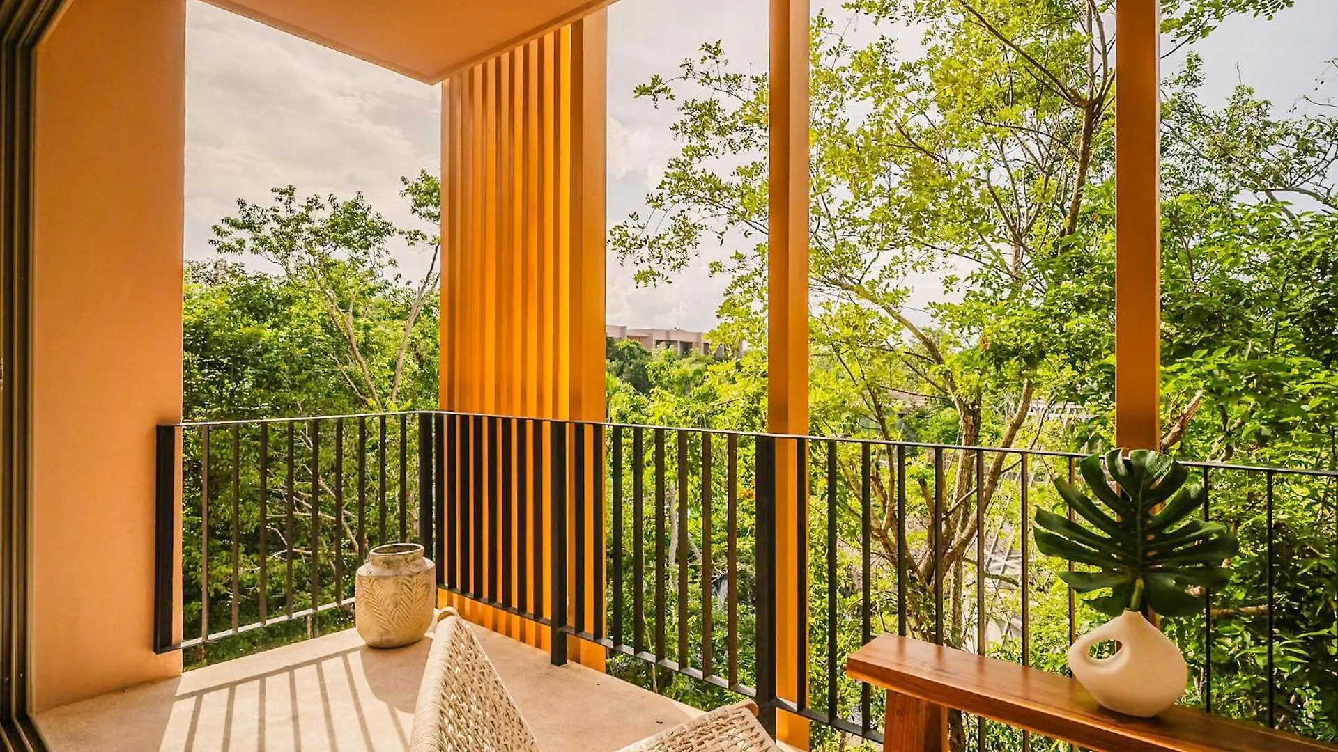 Divine 2Br W Pool Gym Yoga Classes Restaurant Tulum Apartment