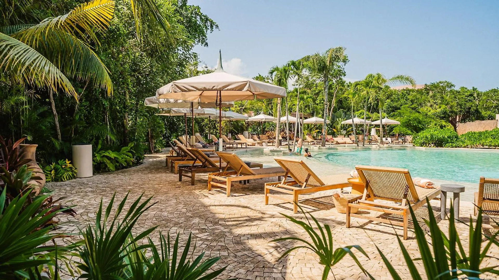 Divine 2Br W Pool Gym Yoga Classes Restaurant Tulum