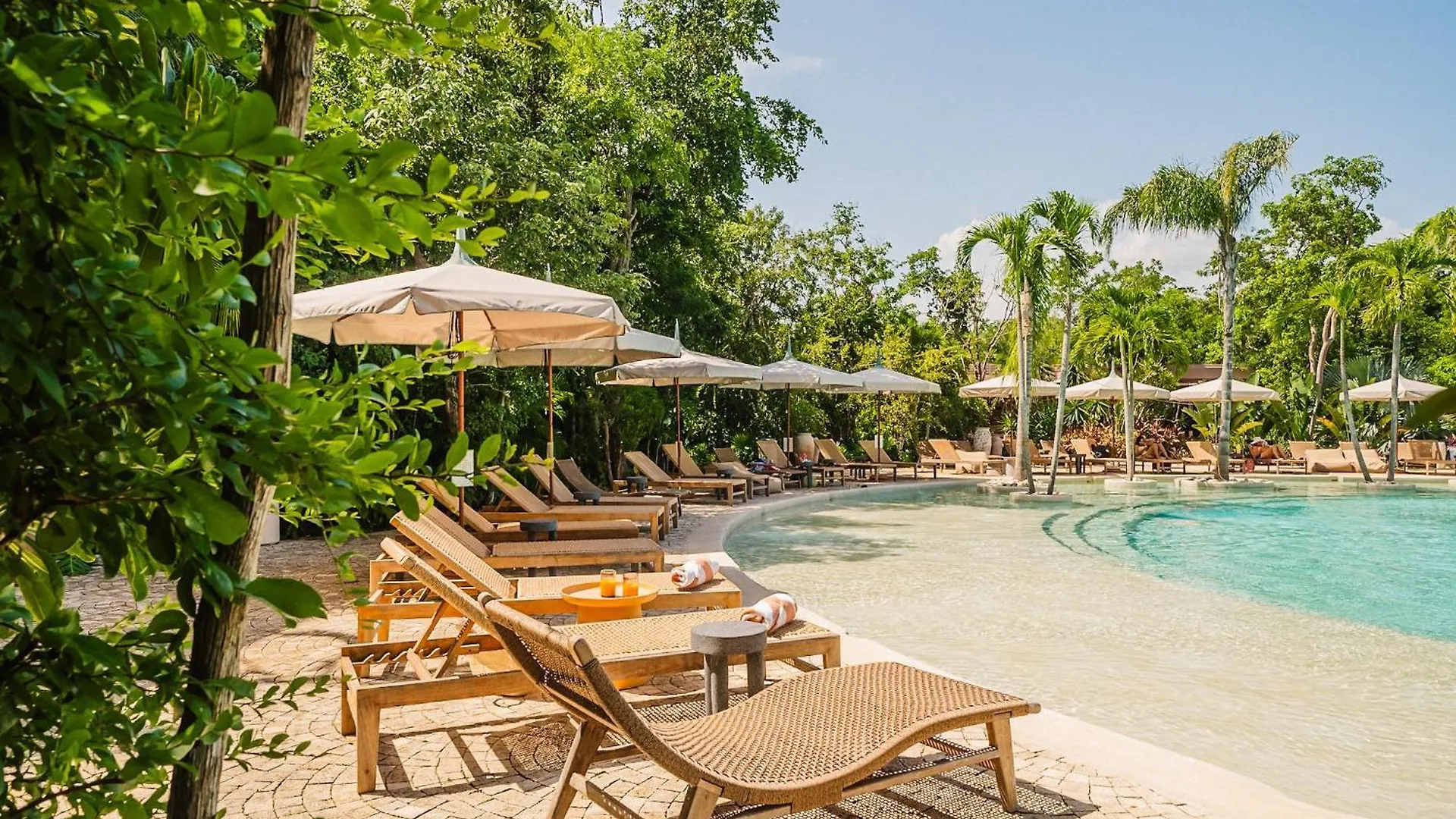 Divine 2Br W Pool Gym Yoga Classes Restaurant Tulum Apartment