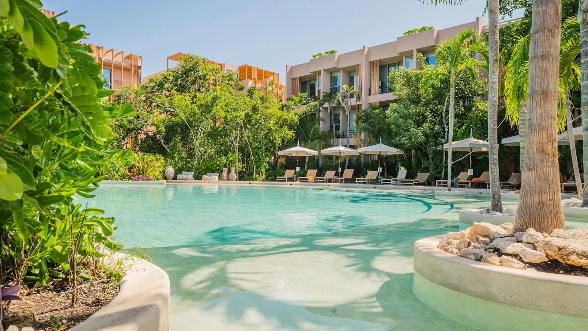 Divine 2Br W Pool Gym Yoga Classes Restaurant Tulum Apartment